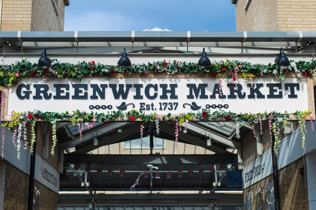 Гринвич 9. Greenwich Market. Greenwich Market London. Цветочный рынок в Амстердаме. Market sign.