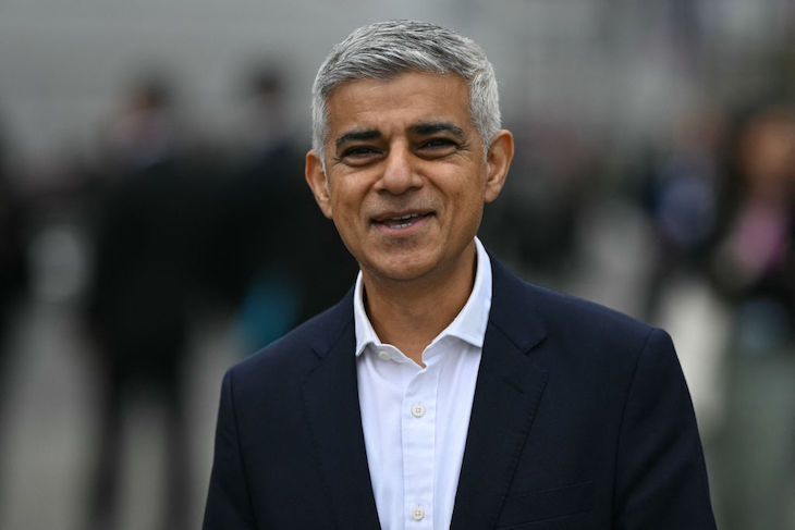 Why is Sadiq Khan trying to restart his fight against Donald Trump?